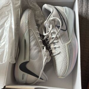 Sabrina 1 basketball shoes